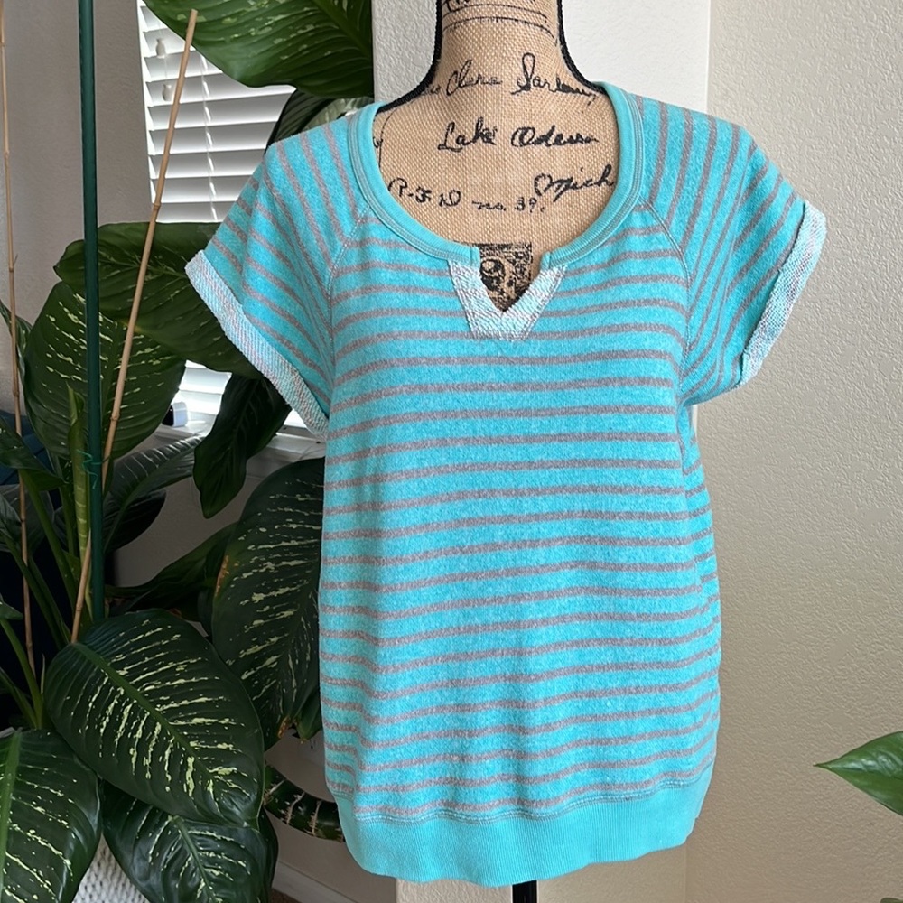 Made For Life Sweater. Excellent Condition No Rips No Tears No Stains. .